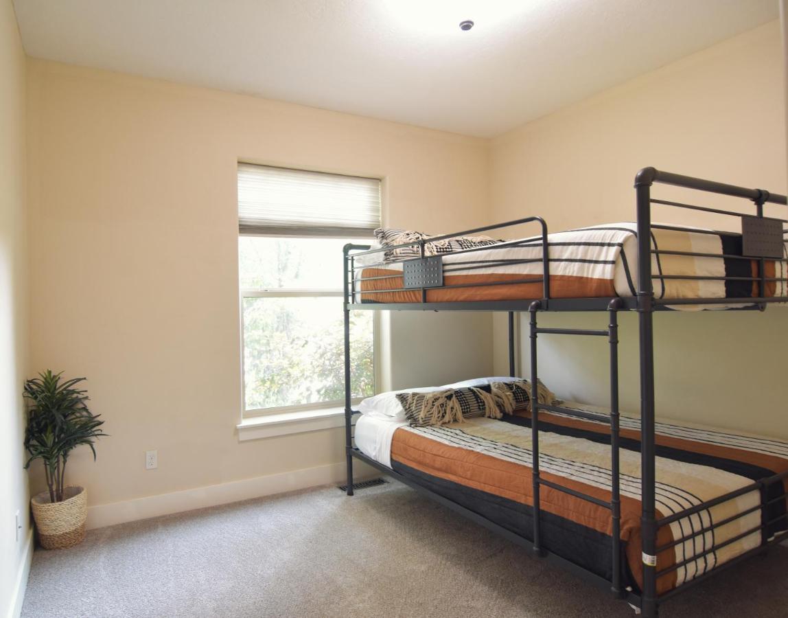 Sensible Safari Sleeps 10 Ferienhaus